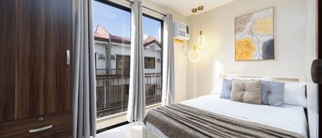3 habitaciones, tabla de planchar con plancha, wifi y ropa de cama