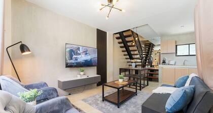 Entire Townhome 3BR & 3BA Best for Groups with Parking, Washer, WiFi and Netflix
