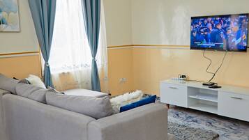 Apartment, 2 Bedrooms, Balcony, City View | Living room