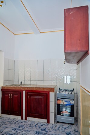 Apartment, 2 Bedrooms, Balcony, City View | Interior