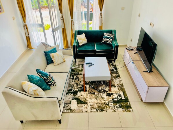 Apartment, 2Â Schlafzimmer, Balkon | Wohnzimmer