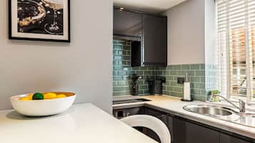 Microwave, oven, toaster, cookware/dishes/utensils