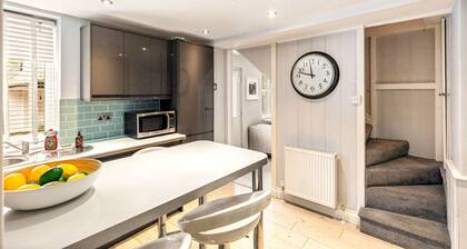 Mills Cottage - Sleeps 4