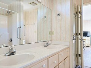 Hair dryer, towels - Second Row Beach House across from Beach Access, Screened Porch, Dog Friendly (Pawleys Island)