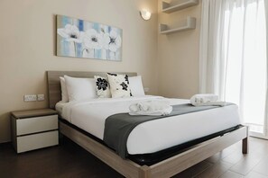 3 habitaciones, tabla de planchar con plancha y wifi gratis 