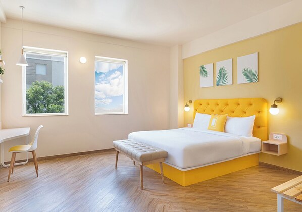 Studio King | Cofres nos quartos, escrivaninha, espaço de trabalho para notebook