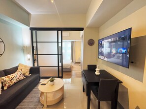 1 habitación, tabla de planchar con plancha, wifi y ropa de cama 