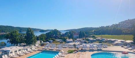 House | Pool