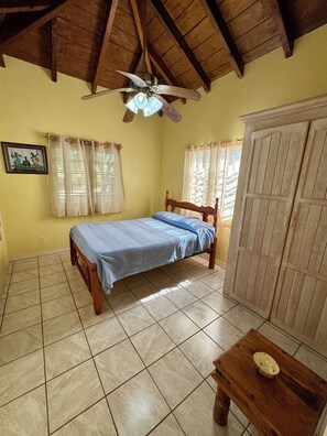 2 chambres, fer et planche à repasser, Wi-Fi, literie fournie