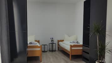 2 dormitorios, tabla de planchar con plancha, wifi y ropa de cama