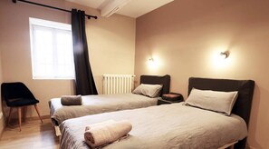 4 bedrooms, free WiFi