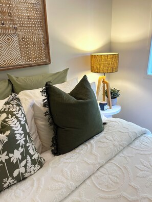 3 bedrooms, desk, iron/ironing board, travel cot