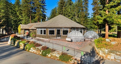2BR condo with mountain views & spa access.