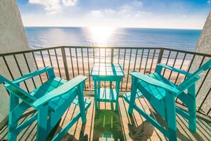 Property grounds - Pet Friendly Modern Oceanfront Suite (Myrtle Beach)