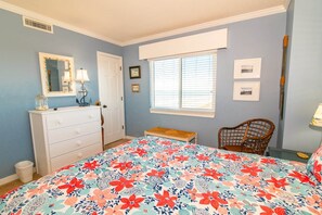 4 bedrooms, iron/ironing board, WiFi, bed sheets - Rare View Premium Oceanfront 4 BR (North Myrtle Beach)