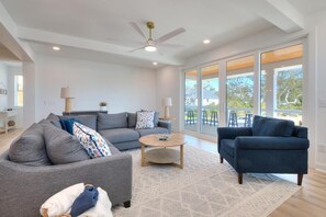 Smart TV, books - Brand New 4BR 3.5BA House, Central Location in Oak Island, Sleeps 14 (Oak Island)