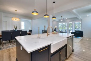 Interior - Brand New 4BR 3.5BA House, Central Location in Oak Island, Sleeps 14 (Oak Island)