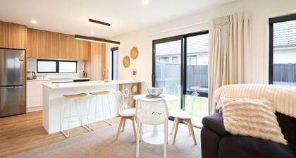 Newly built unit in St Kilda. Modern amenities