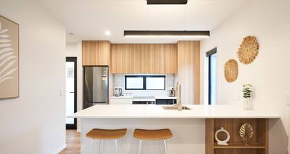 Newly built unit in St Kilda. Modern amenities