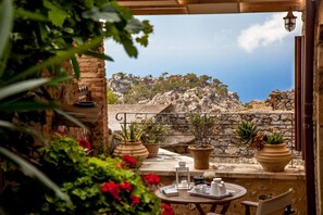 Maison | Restauration en plein air