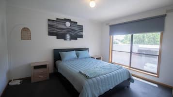 3 bedrooms, free WiFi, bed sheets