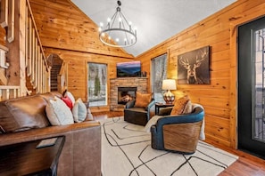 Smart TV, fireplace