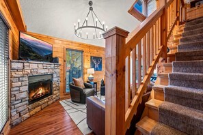 Smart TV, fireplace