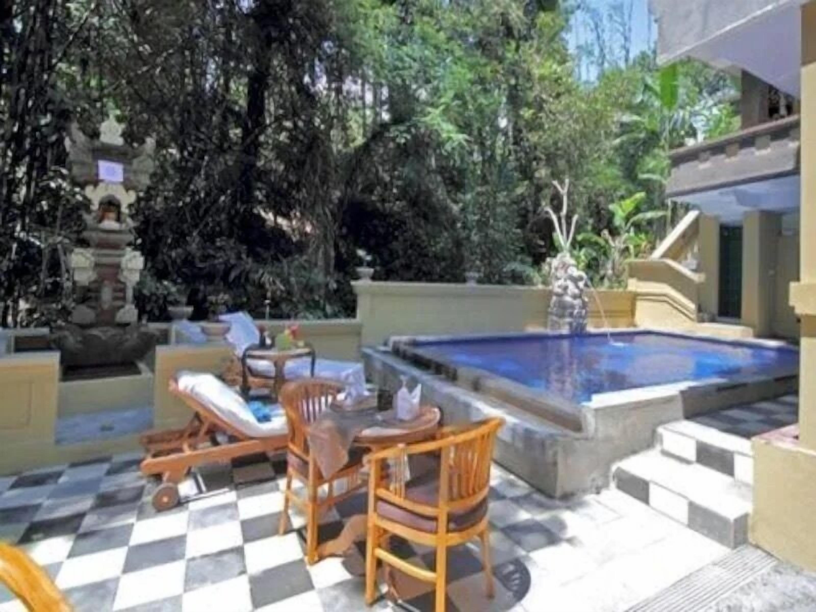 Außenpool, geöffnet von 08:00 Uhr bis 22:00 Uhr, Liegestühle