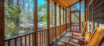 Cozy Brock Creek Cabin near Chattanooga