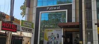 Hotel The Mall Inn by MNG Rooms