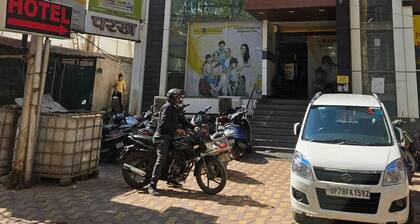 Hotel The Mall Inn by MNG Rooms