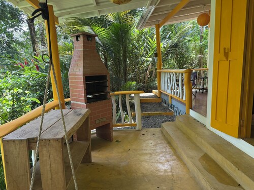 3-bedroom house in lovely cocles, puerto viejo de talamanca, with WiFi, AC