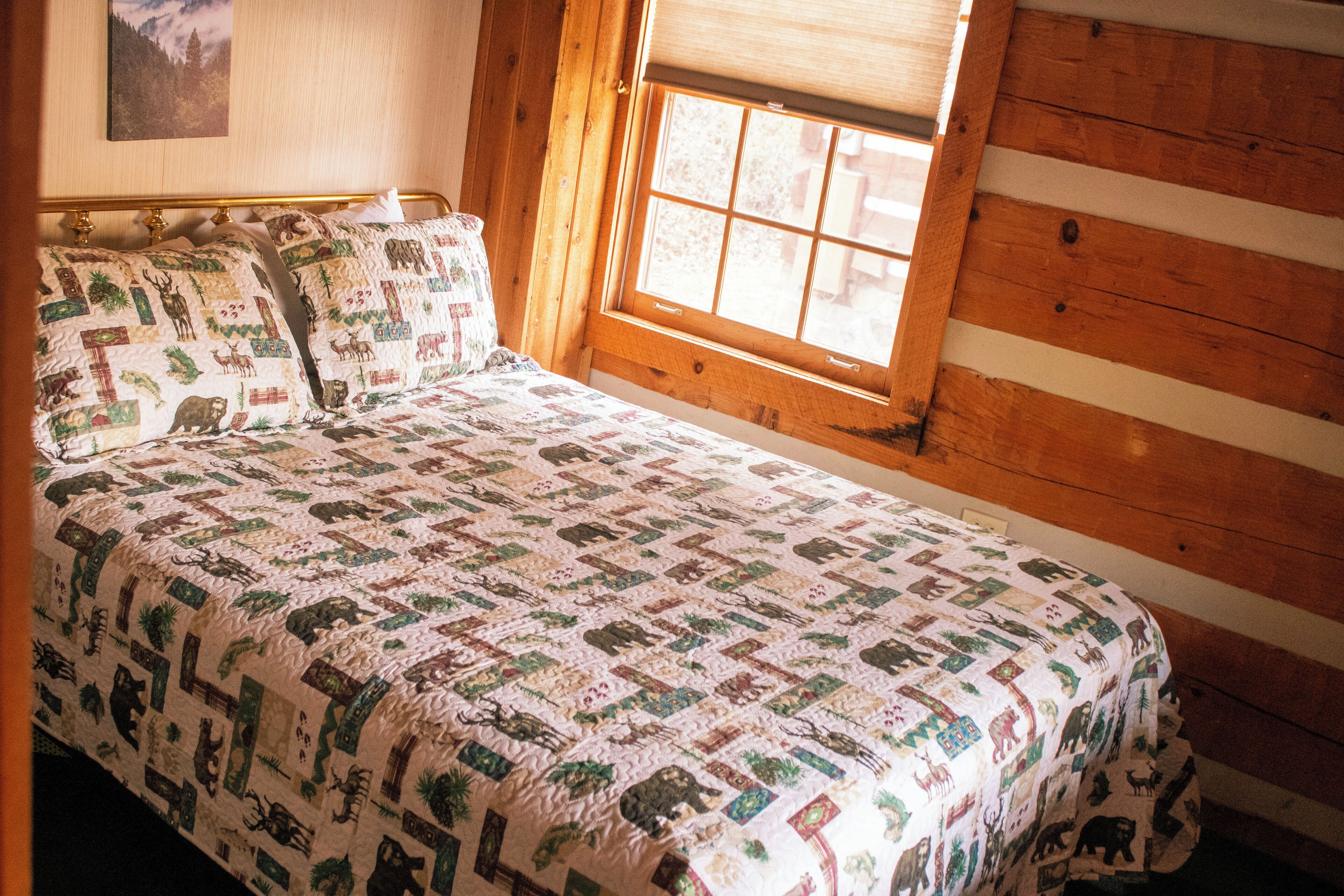 2 bedrooms, bed sheets