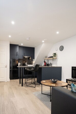 Electric kettle - Gorgeous 1 BD in Central Cheltenham (Cheltenham)