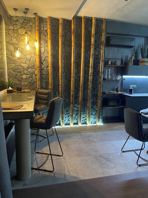 Luxury Apartment, City View | 1 bedroom, soundproofing, iron/ironing board, free WiFi - VIP APART Manhattan City  (Kyiv)