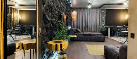 Appartement Luxe, vue ville | 1 chambre, chambres insonorisées, fer et planche à repasser