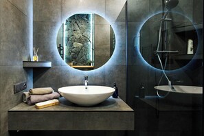 Luxury Apartment, City View | Bathroom | Slippers