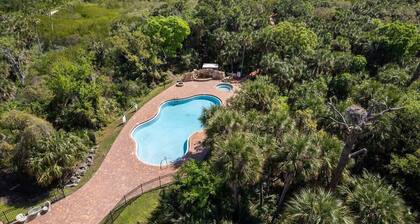 Luxury River Front Secluded Condo w Resort Amenities