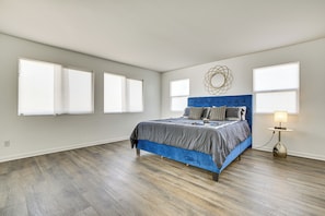 House (5 Bedrooms) | Interior