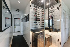 Interior - 1 Mi to Bonita Beach Park: Chic Canal-front Home! (Bonita Springs)