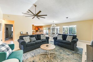 House (3 Bedrooms) | Interior