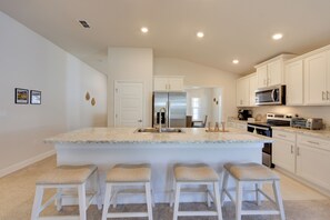 House (3 Bedrooms) | Interior