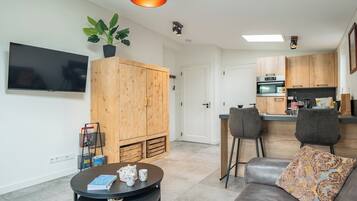 Een televisie en een kantoor