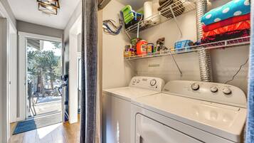 Rumah (2 Bedrooms) | Interior