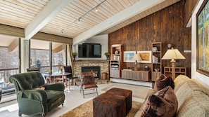 TV, fireplace