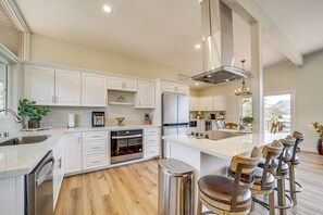 Interior - < 1 Mi to Shops: Uptown Sedona Home w/ Hot Tub! (Sedona)