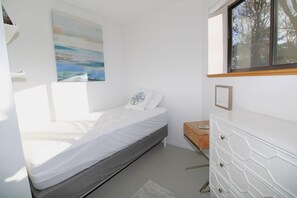 4 bedrooms, iron/ironing board, WiFi - Modern Home With Deck in Private Neighborhood Close to Beach (2394) (Wellfleet)