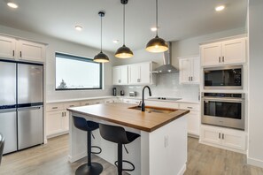 House (3 Bedrooms) | Interior