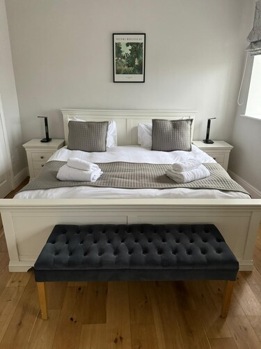 The Unicorn Apartments 