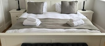 The Unicorn Apartments 